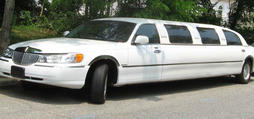 Lincoln Town Car Limo